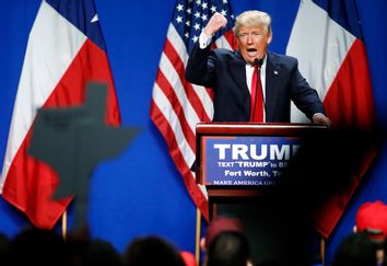 Republican U.S. presidential candidate Trump speaks at campaign event after receiving Christie endorsement in Forth Worth, Texas