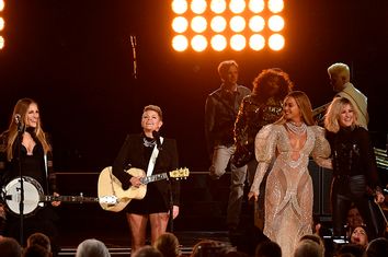 The 50th Annual CMA Awards - Show