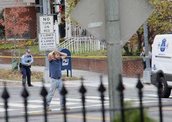 Gunman Pizza Shop