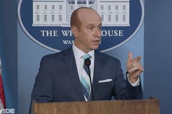 Pauly Shore as Stephen Miller