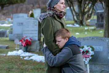 Julia Roberts and Lucas Hedges in 