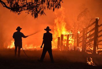 TOPSHOT-AUSTRALIA-WEATHER-FIRES