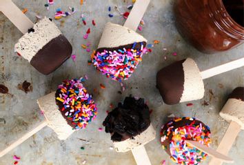 Boozy Irish Cream Cheesecake Pops