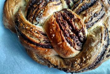 Dark chocolate and sea salt babka knot