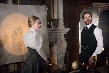 Dakota Fanning; Daniel Bruhl; The Alienist