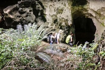 Archeology; Kenya; Mtoto