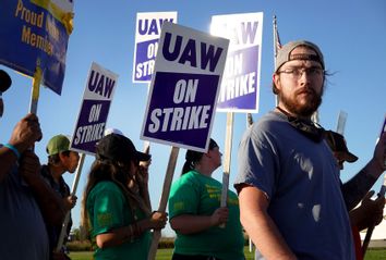 John Deere; Protest; Strike