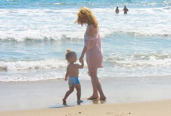 Adrienne Shelly and her daughter Sophie Ostroy