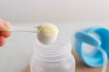 Preparing baby milk formula