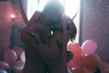 Bloom Up: ﻿A Swinger Couple Story