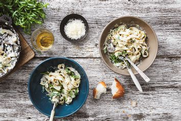 Fettuccine with mushrooms, leek and tarragon