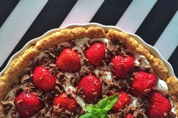 Chocolate and strawberry pie