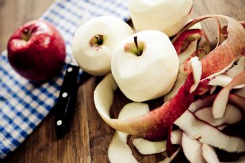 Peeling apples