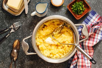 Mashed potato in cooking pan