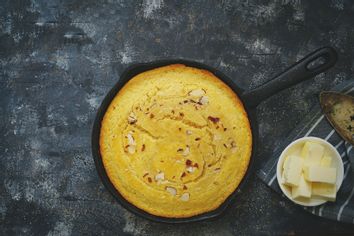 Skillet corn bread