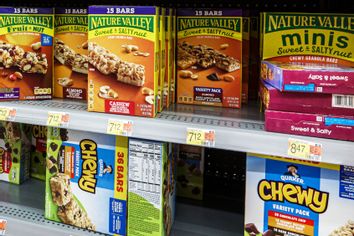 Nature Valley and Quaker boxes granola bars