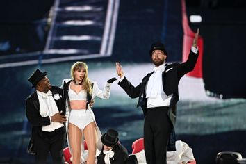 Taylor Swift; Travis Kelce