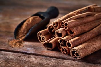 Cinnamon sticks