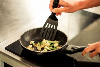 Frying pan with cauliflower