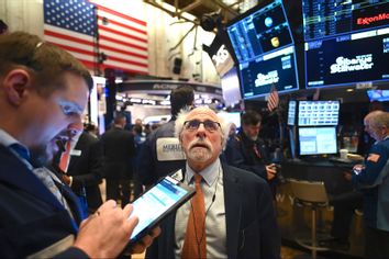 New York Stock Exchange NYSE traders losses Wall Street crash distraught
