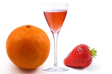Image for Orange-strawberry bubbly cocktail: A faux pas made good