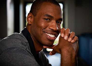 Image for NBA player Jason Collins comes out, Twitter reacts