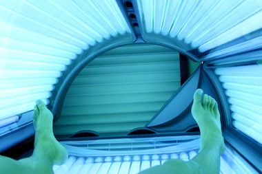 Image for Health clubs using tanning beds to attract members despite cancer risks