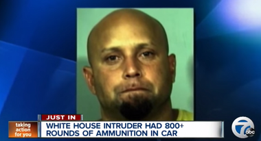 Image for Report: White House intruder made it farther into building than previously reported