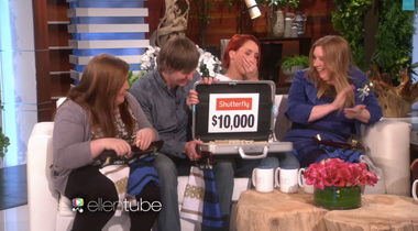 Image for Why is Ellen rewarding the family behind #TheDress with $10,000? 