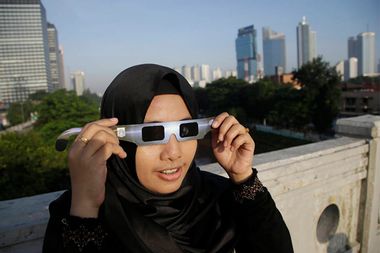 Image for How to protect your eyes during the solar eclipse: Don't look directly at the sun!