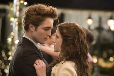 Robert Pattinson and Kristen Stewart in "Twilight"