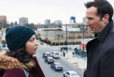 Aliyah Royale and Noah Wyle in "The Red Line"