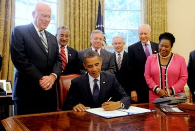 US President Barack Obama Signs Fair Sentencing Act