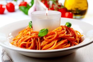 Spaghetti candle