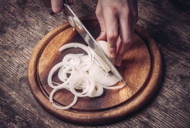 Cutting Onion