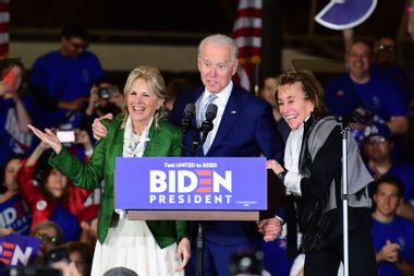 Image for In new memoir, Biden's sister says she had essence of Trump 