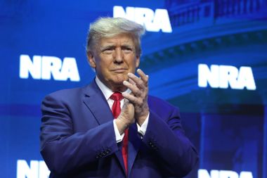 Image for Trump speaks at NRA convention days after mass shootings 