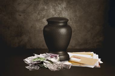 An urn, some receipts and invoice letters