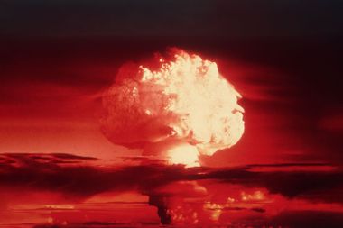 nuclear atomic blast mushroom cloud