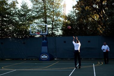 Image for White House spins Obama's lousy jump shot