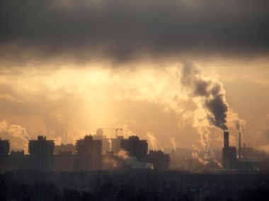 Image for EPA cracks down on smog with strict new ozone rule