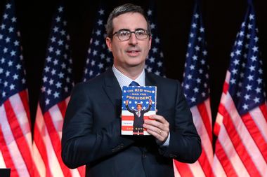 Image for John Oliver vows to stay in U.S., even if Donald Trump is elected
