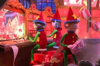 Image for WATCH: Holiday windows light up New York City
