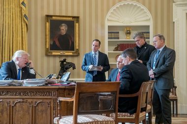 Donald Trump, Reince Priebus, Mike Pence, Sean Spicer, Michael Flynn, Steve Bannon