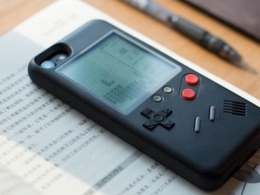 Image for Use this phone case to play classic Gameboy games