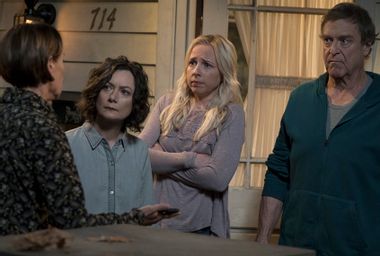 Laurie Metcalf, Sara Gilbert, Lecy Goranson, and John Goodman in "The Conners"