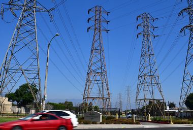 Image for After choosing profits over maintenance, California utility giant forces blackouts on customers