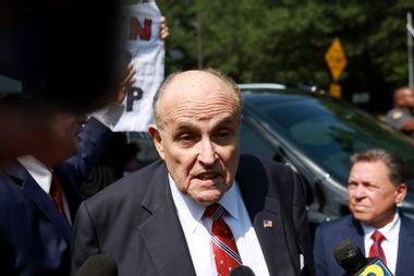 Image for Ex-Trump lawyer warns Giuliani is in 