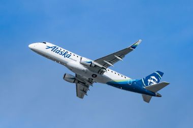 Alaska Airlines; Horizon Air; plane