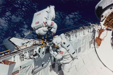 Astronauts; Hubble Space Telescope